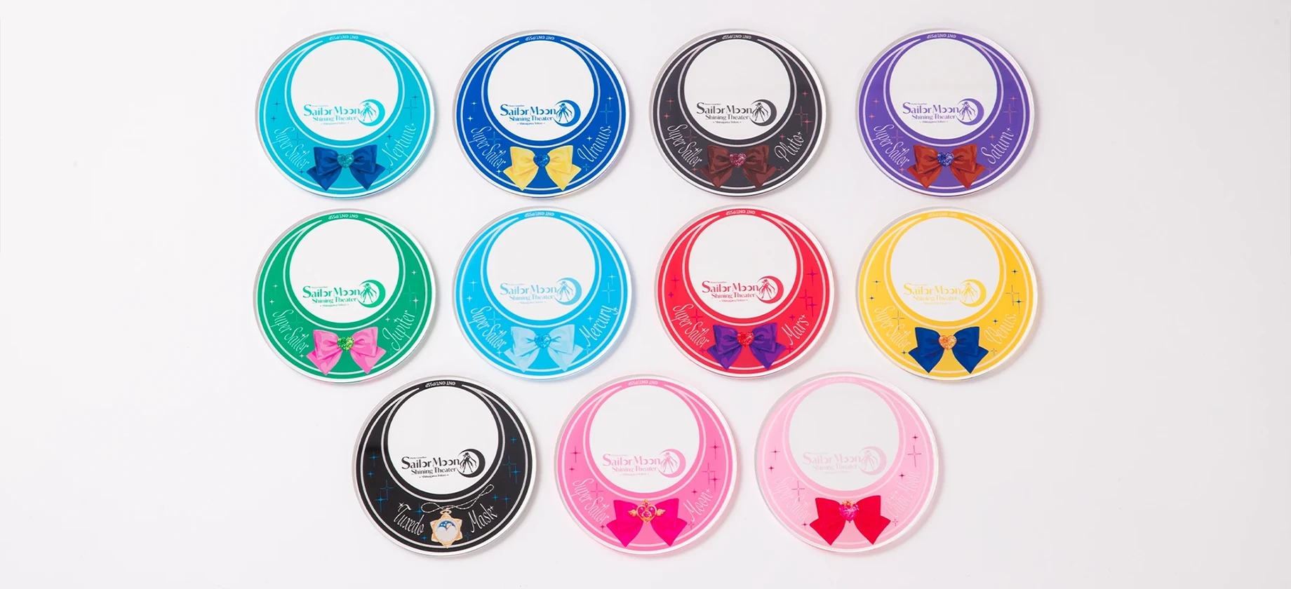 世界観を彩るオリジナルのドリンクとスイーツをご用意!