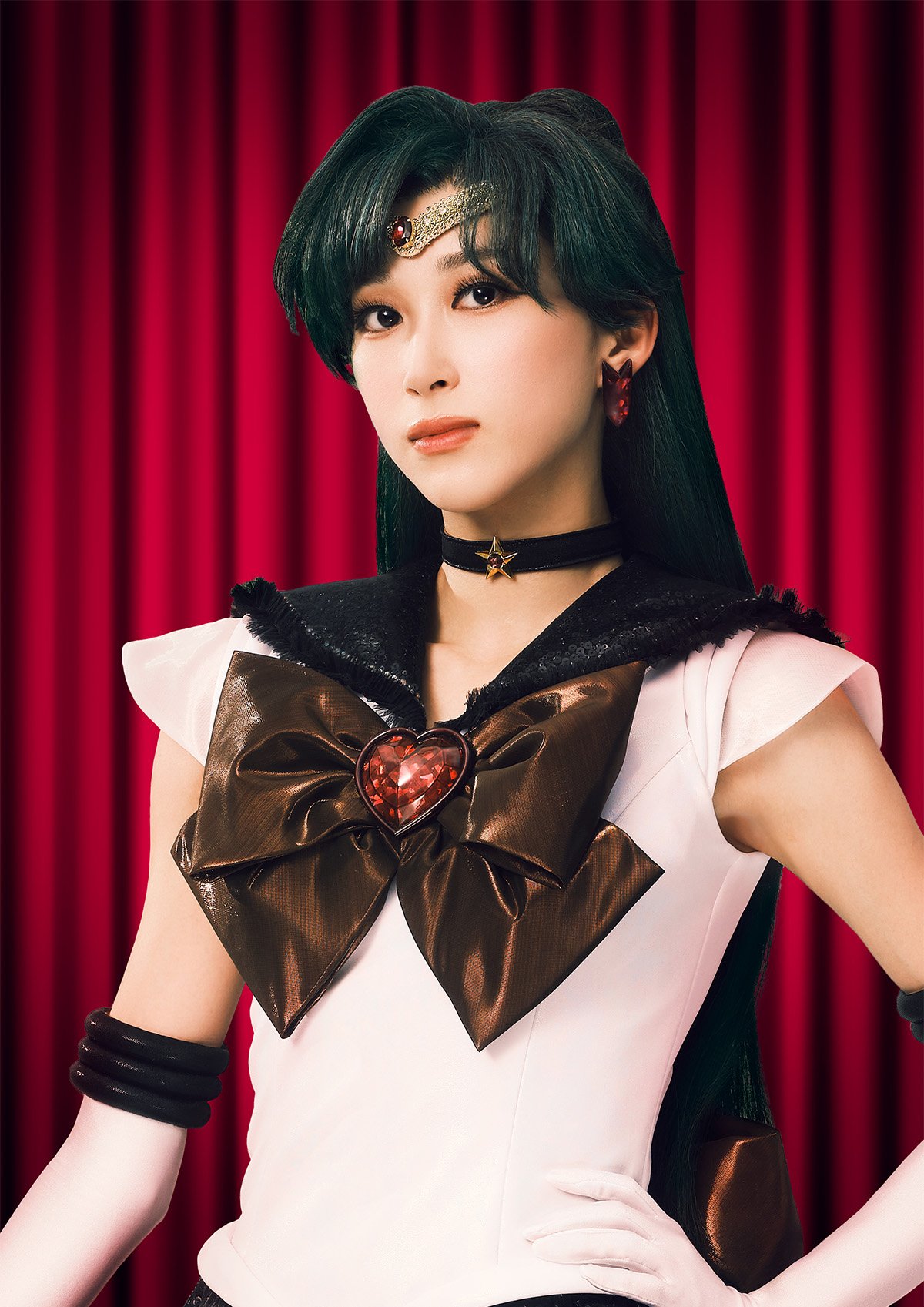 スーパーセーラープルート／冥王せつな：福田桃芭